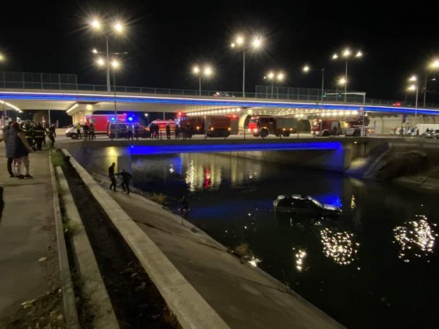 O mașină a plonjat în râul Dâmbovița, în zona pasajului Nicolae Grigorescu din București. Ce s-a întâmplat cu șoferul