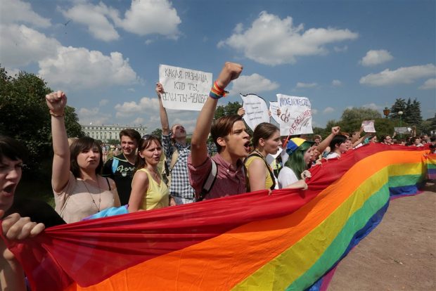 Duma de Stat a aprobat noua legislație împotriva „propagandei gay”. Ce amenzi draconice riscă membrii comunității LGBT
