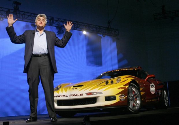 Fosta vedetă TV Jay Leno a suferit arsuri grave, după ce un incendiu a izbucnit în garajul său. Cât va dura recuperarea