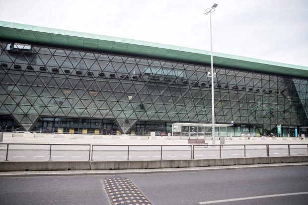 Incendiu în turnul de control al traficului aerian de pe aeroportul din Cracovia. Toate avioanele au redirecționate, nu decolează niciun aparat