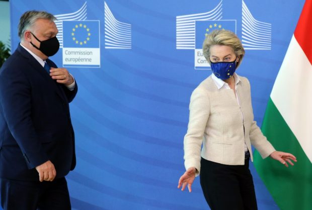 Comisia Europeană îşi menține propunerea de îngheţare a fondurilor europene pentru Ungaria