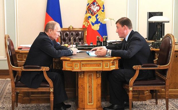 Convoiul în care se aflau un senator și trei deputați rusi din partidul lui Putin, atacat de forțele ucrainene la Lisiciansk. Parlamentarii au dus drone în prima linie
