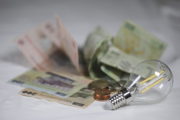 Furnizorii de energie avertizează cu privire la creșterea masivă a prețurilor pentru 5 milioane de abonați. Punctul critic: eliminarea plafonării