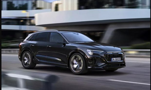 Actualizare tehnică și de nume: Audi Audi Q8 e-tron quattro duce mai departe linia primei serii de SUV-uri electrice din istoria mărcii