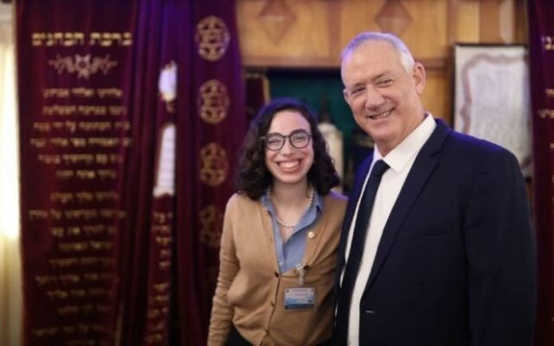G4Media: Cum a primit firma purtătoarei de cuvânt a ministrului apărării din Israel contracte de 1,2 milioane de euro în România, din fonduri europene, deși avea zero cifră de afaceri