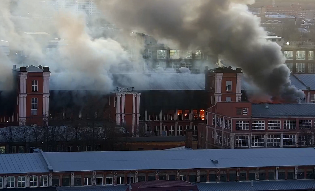 Incendiu de amploare lângă Moscova, la o uzină unde se fac sisteme hidraulice pentru echipamente militare