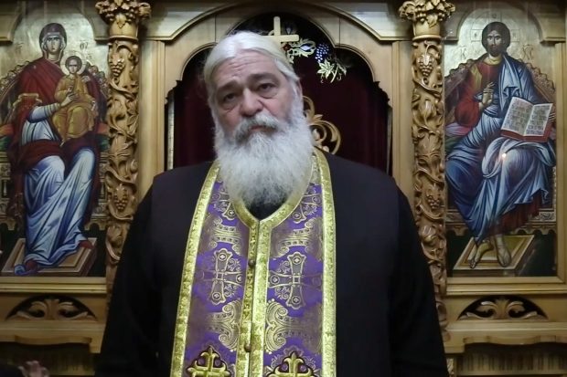 Un călugăr îl acuză pe preotul Calistrat că l-ar fi bătut de două ori: „Când mergeam spre stăreție, s-a întors și m-a lovit peste cap cu o lovitură foarte zdrobitoare”