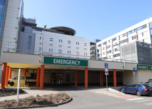 Fals paramedic, angajat la secția de Terapie Intensivă a celui mare spital din Cehia și la două servicii de ambulanță: „Este revoltător”