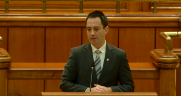 Scandal la şedinţa solemnă din Parlament. Discursul deputatului UDMR Csoma Botond a aprins spiritele