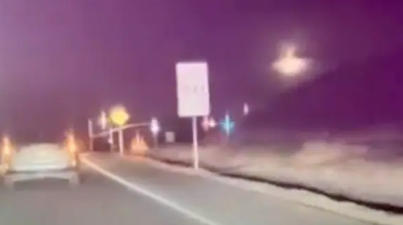 „A fost un zgomot asurzitor”. Un obiect neidentificat a distrus casa unui cuplu din California. NASA, implicată în anchetă