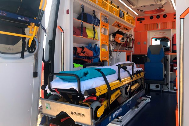 Un tânăr de 17 ani s-a prefăcut că e medic și „a tratat” doi pacienți, în Spania. Cum l-a descoperit poliția