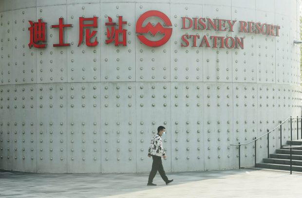 Imagini din interiorul Disney Shanghai, unde vizitatorii au rămas blocați din cauza măsurilor anti-COVID