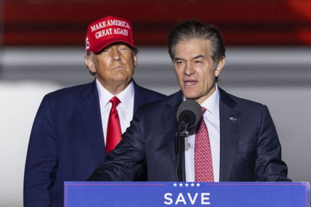 Noaptea proastă a lui Trump: mulți dintre oamenii sprijiniți de el au pierdut alegerile, iar rivalul său republican e pe cai mari