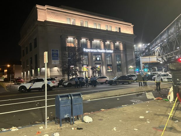 Cel puțin nouă persoane au fost împușcate în Philadelphia, după ce mai mulți atacatori au deschis focul în mulțime