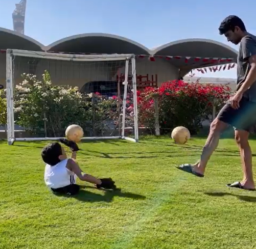Cine este Ghanim Al Muftah, youtuberul fără jumătate de corp care a apărut alături de Morgan Freeman la deschiderea Campionatului Mondial din Qatar