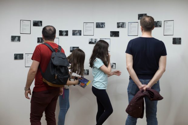Cardurile culturale: câți bani le-au dat companiile angajaților lor pentru cărți și bilete la muzee, teatru sau filme în ultimii trei ani