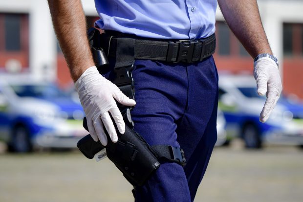 Un poliţist din Bucureşti a pierdut încărcătorul armei în care erau 15 gloanţe