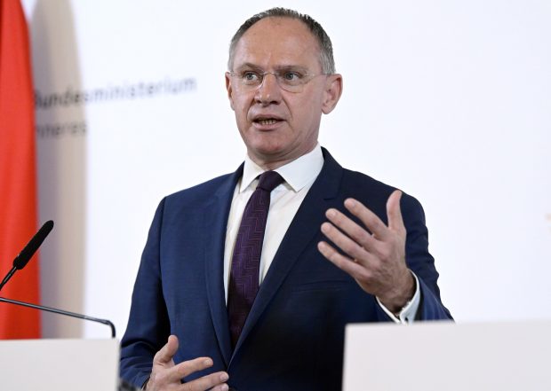 Ministrul de interne austriac se opune intrării României în Schengen: „Situația din Europa arată clar că protecția frontierelor externe a eșuat”