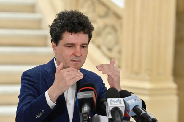 Guvernul a permis creșterea gradului de îndatorare pentru Primăria Capitalei. Reacția lui Nicușor Dan