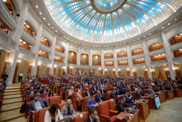 Parlamentul, convocat pentru a vota revocarea lui Niculae Bădălău de la Curtea de Conturi, după ce a fost arestat preventiv