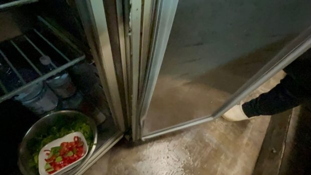 Un restaurant din Constanța, închis temporar de ANPC, a fost găsit deschis de echipele de control. Localul ar putea fi închis definitiv