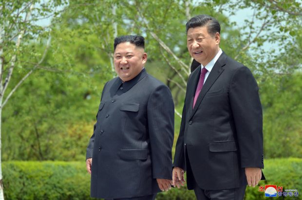 Xi Jinping i-a trimis lui Kim Jong-un o scrisoare în care îi cere să coopereze pentru „accelerarea păcii” în lume
