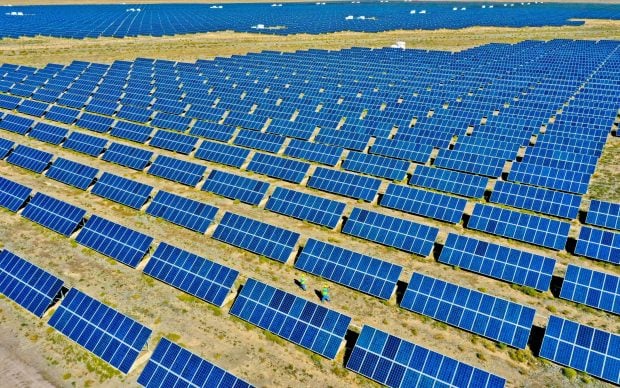 În România se va construi cel mai mare parc fotovoltaic din Europa. Va alimenta 370.000 de locuințe