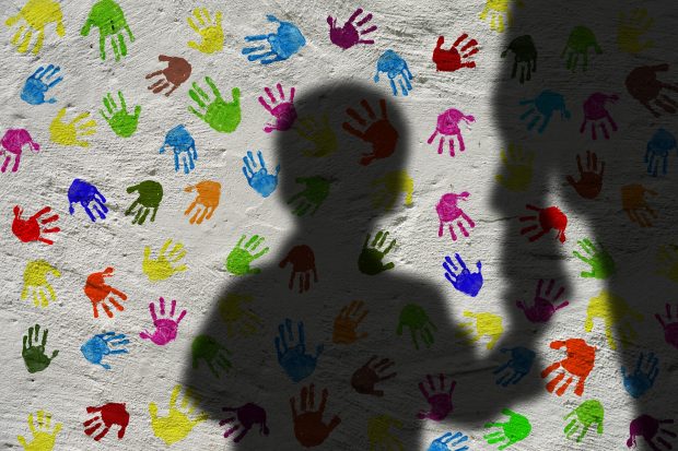 Tu știi să-ți protejezi copilul de agresorii sexuali?