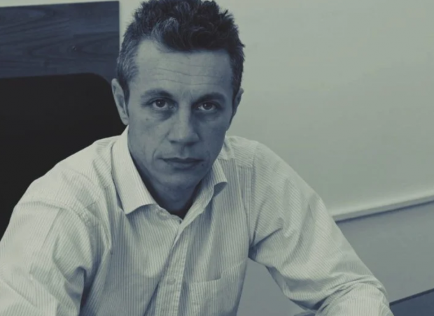 Profesorul de fizică din Zimnicea Cornel Bleajă, acuzat de agresiune sexuală asupra unor eleve, a fost arestat