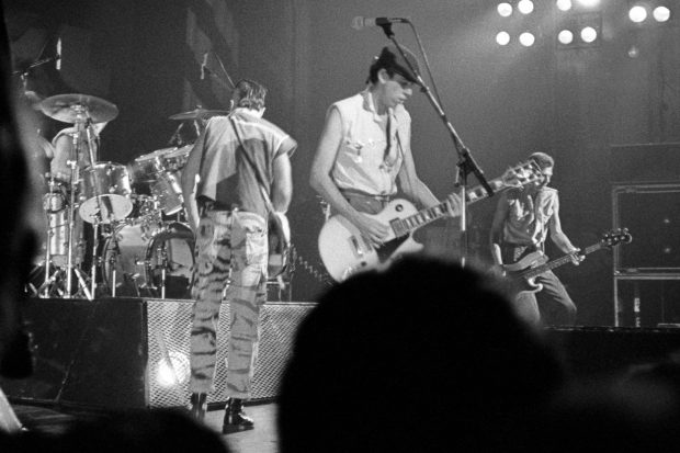 Keith Leven, chitarist și membru fondator al trupei The Clash, a murit la 65 de ani