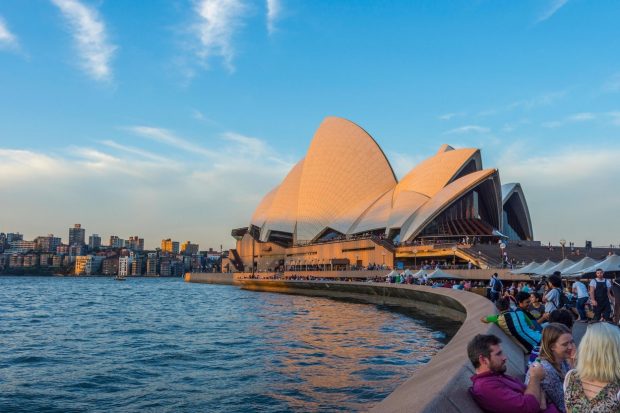 Diplomații ruși din Australia refuză să plătească amenzi de viteză și de parcare, vechi de 15 ani