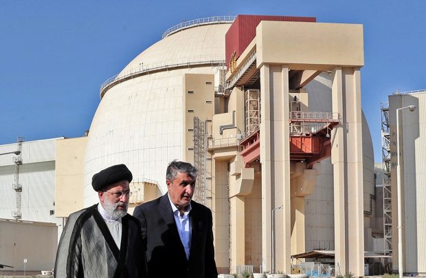 Serviciile secrete americane: Iranul caută ajutorul Rusiei pentru a obține mai repede arma nucleară