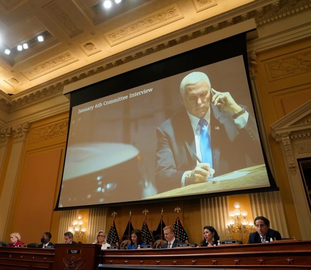 Mike Pence, fostul vicepreședinte al SUA, îl acuză pe Donald Trump că l-a pus în pericol pe el și pe familia lui
