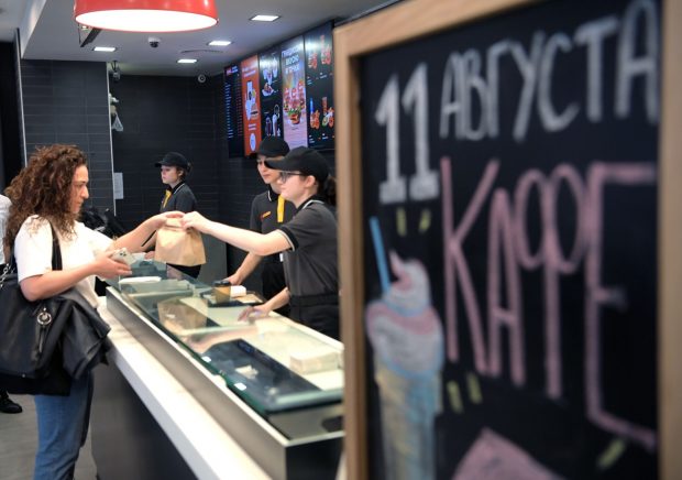 „Gustos și atât”, înlocuitorul McDonald’s din Rusia, se extinde la nivel internațional. În ce țară vor fi deschise primele magazine