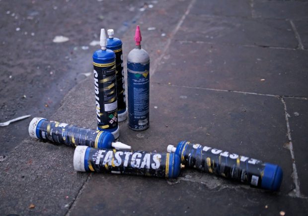 Utilizarea din ce în ce mai răspândită a „gazului ilariant” pe post de drog stârnește tot mai multe îngrijorări în Europa