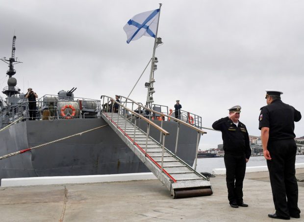 Un colonel rus a fost găsit împușcat în biroul său, cu 5 gloanțe în piept. Autoritățile spun că s-a sinucis