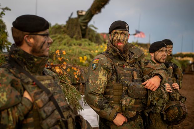 „NATO nu este pregătită pentru un război direct cu Rusia, cu toate că al treilea război mondial deja se desfășoară într-o formă hibridă” – politolog rus 