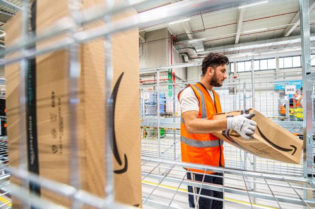 Amazon intenționează să concedieze 10.000 de angajați, începând chiar de săptămâna aceasta, scrie presa americană