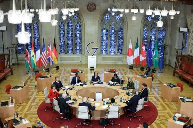 Șefa diplomației germane, Annalena Baerbock, aspru criticată după ce a îndepărtat un crucifix vechi de aproape 500 de ani de la reuniunea G7