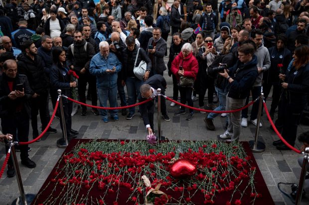 Mărturii după explozia care a ucis șase oameni în Istanbul: „Am văzut un bărbat căruia îi sângerau urechile și picioarele, iar prietenii lui plângeau lângă el”
