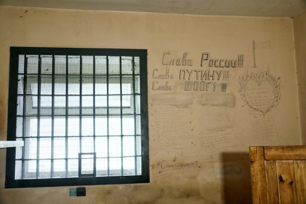 Sute de oameni din Herson au fost reținuți sau au dispărut în timpul ocupației ruse, arată un raport american. Cum au fost torturați unii dintre ei