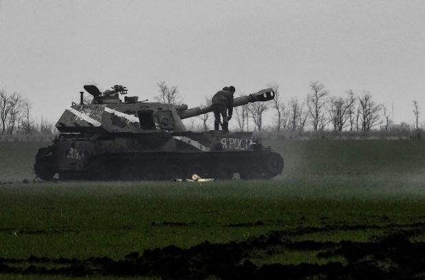 Șeful Pentagonului spune că armata rusă se confruntă cu o criză de muniții, deși Medvedev se laudă că Moscova are în continuare „destule arme”