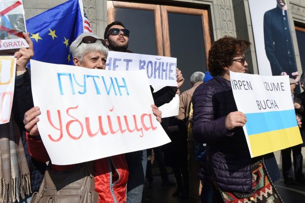 Președintele rus, întâmpinat cu proteste de stradă în timpul vizitei la Erevan: „Putin este un ucigaș”