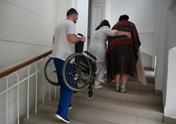 Unul dintre cele mai mari spitale din Ucraina a fost la un pas să-i evacueze pe pacienții care făceau dializă, după ce atacurile rușilor au tăiat alimentarea cu apa