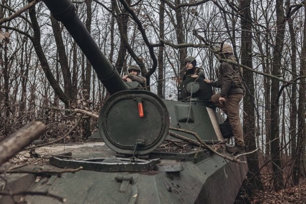 Luptele intense în jurul orașului Bahmut din Donețk continuă. Rușii susțin că aproape l-au încercuit, armata ucraineană are o altă versiune