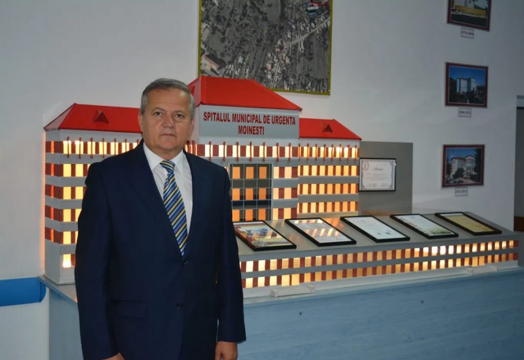 Cum ajunge băiatul unei familii de succes din provincie să facă politică la nivel înalt. Domnul Cotîrleț, pe axa Moinești-București