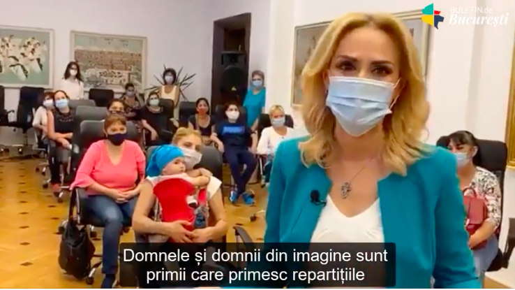 Familiile cărora Gabriela Firea le-a promis locuințe sociale acum trei ani ies în stradă: „Am primit repartiție înainte de alegeri, dar blocul nu există” 