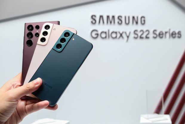 Cât costă Samsung S22 la eMAG de Black Friday 2022
