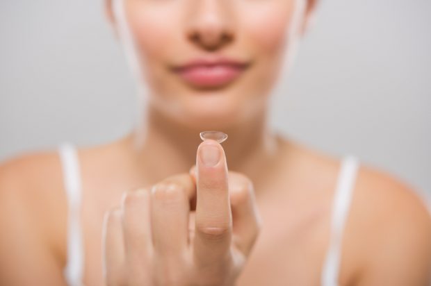 Cum să-ți alegi lentilele de contact? Ce trebuie să știi și ce să eviți?