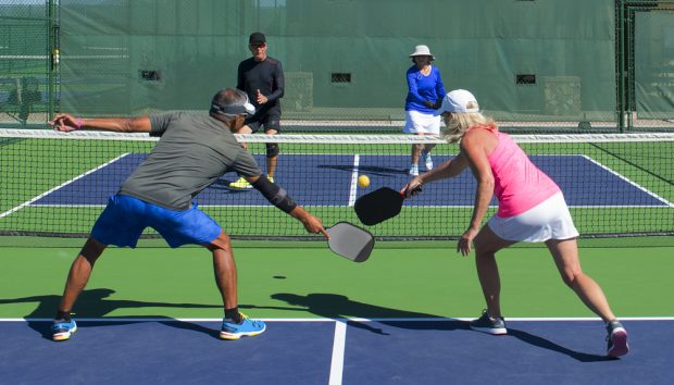 Ce este pickleball, sportul care creşte rapid în popularitate